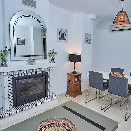 Pura - Private Jacuzzi & Heated Pool Holiday home *