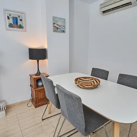 Holiday home Pura - Private Jacuzzi & Heated Pool