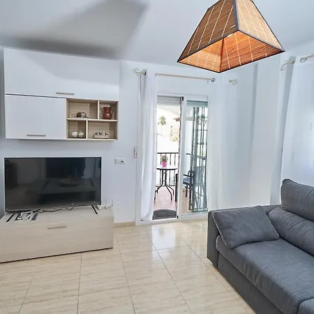 Pura - Private Jacuzzi & Heated Pool Holiday home *