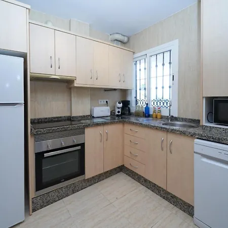 Holiday home Pura - Private Jacuzzi & Heated Pool