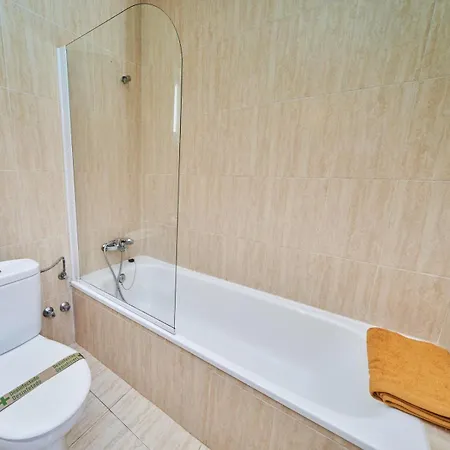 Pura - Private Jacuzzi & Heated Pool *