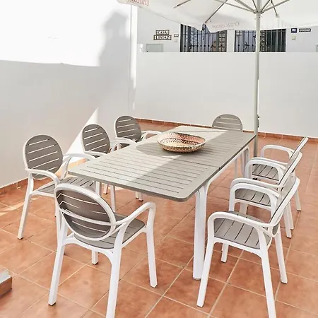 Holiday home Pura - Private Jacuzzi & Heated Pool