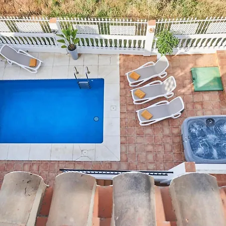Holiday home Pura - Private Jacuzzi & Heated Pool Nerja