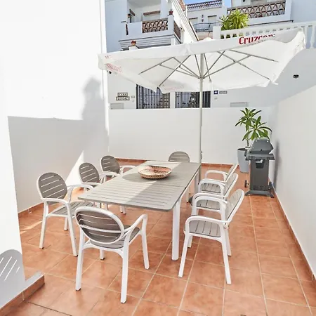 Holiday home Pura - Private Jacuzzi & Heated Pool