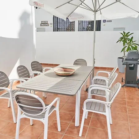 Holiday home Pura - Private Jacuzzi & Heated Pool *