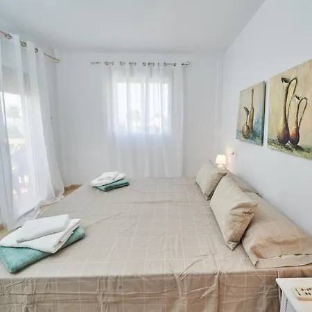 Pura - Private Jacuzzi & Heated Pool Holiday home