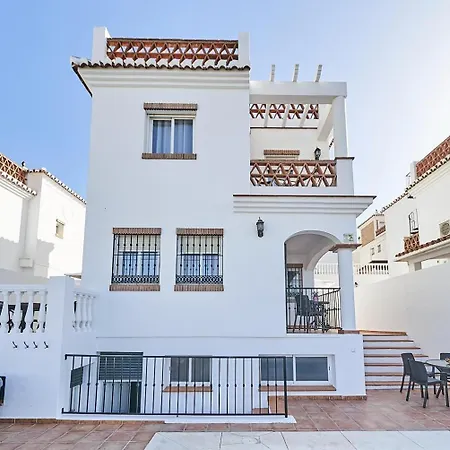 Pura - Private Jacuzzi & Heated Pool Holiday home *