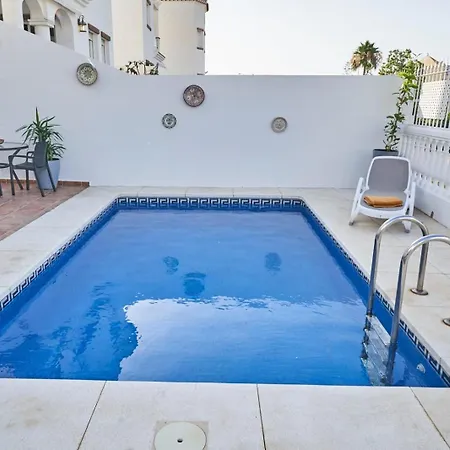 Pura - Private Jacuzzi & Heated Pool Holiday home
